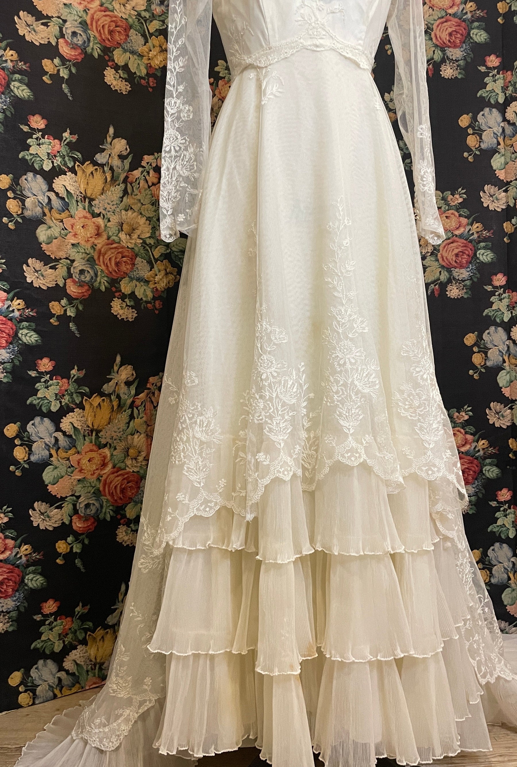 retro wedding dresses uk Our Favourite UK Vintage/Pre-Loved Ethical Wedding Dress Shops